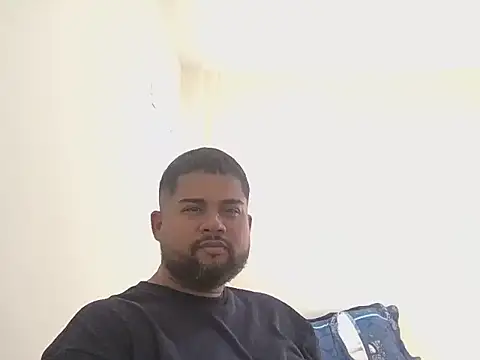 GABRIELGARCIA1313 online show from February 9, 9:57 pm