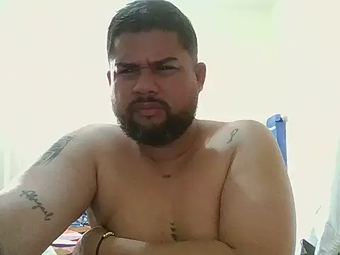 GABRIELGARCIA1313 online show from February 14, 6:41 pm