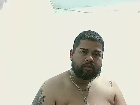 GABRIELGARCIA1313 online show from February 6, 3:41 pm