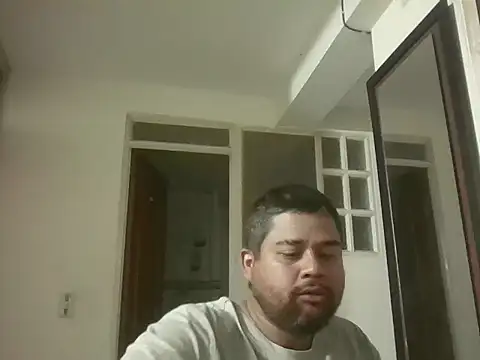 Snapshot of GABRIELGARCIA1313 chatting on June 5, 12:04 am GABRIELGARCIA1313 online show from June 5, 12:04 am