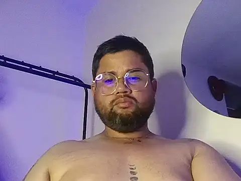 Snapshot of GABRIELGARCIA1313 chatting on June 19, 2:28 am GABRIELGARCIA1313 online show from June 19, 2:28 am