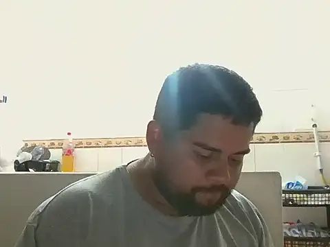 GABRIELGARCIA1313 online show from February 18, 11:45 pm