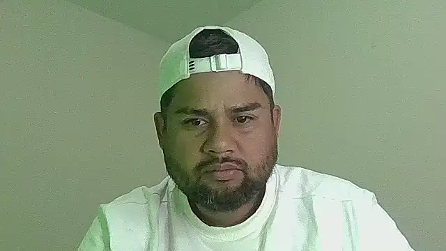 Snapshot of GABRIELGARCIA1313 chatting on June 30, 12:21 am GABRIELGARCIA1313 online show from June 30, 12:21 am