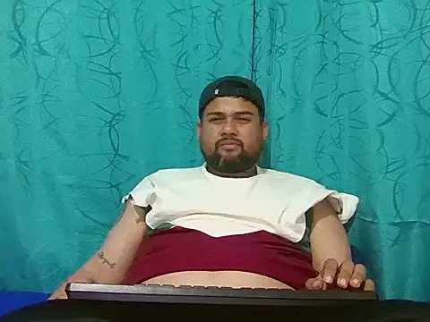 Snapshot of GABRIELGARCIA1313 chatting on July 15, 2:18 am GABRIELGARCIA1313 online show from July 15, 2:18 am