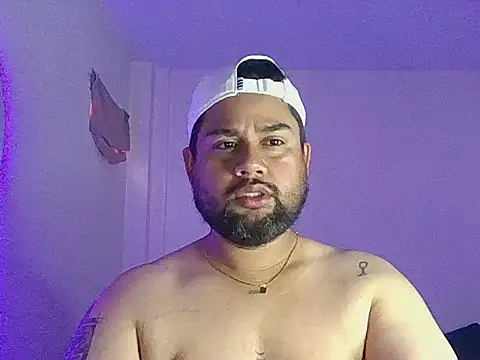 Snapshot of GABRIELGARCIA1313 chatting on June 26, 1:39 pm GABRIELGARCIA1313 online show from June 26, 1:39 pm