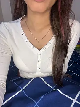 Snapshot of _riyaahahaha_ chatting on December 15, 11:12 am riyaahahaha online show from December 15, 11:12 am