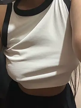  riyaahahaha  online show from March 11, 1:05 pm