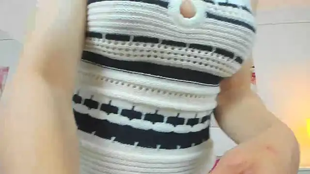 Snapshot of TiaRussel chatting on May 22, 8:29 pm TiaRussel online show from May 22, 8:29 pm