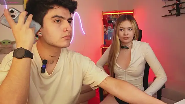 tommy and sophie online show from April 10, 6:26 pm