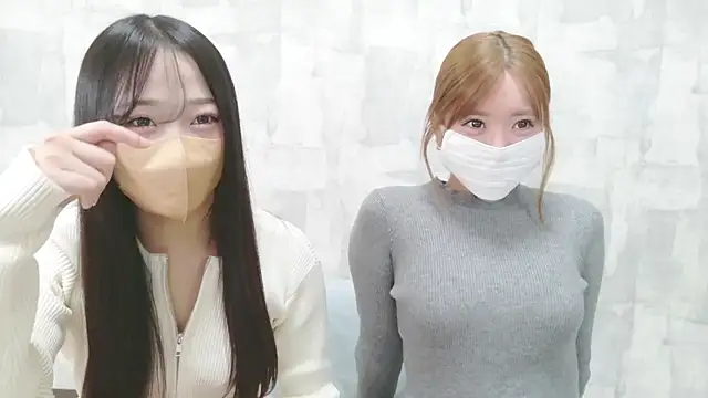 LOVE MOMO LOVE online show from December 21, 11:45 am