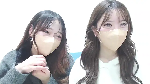 LOVE MOMO LOVE online show from February 10, 11:46 am