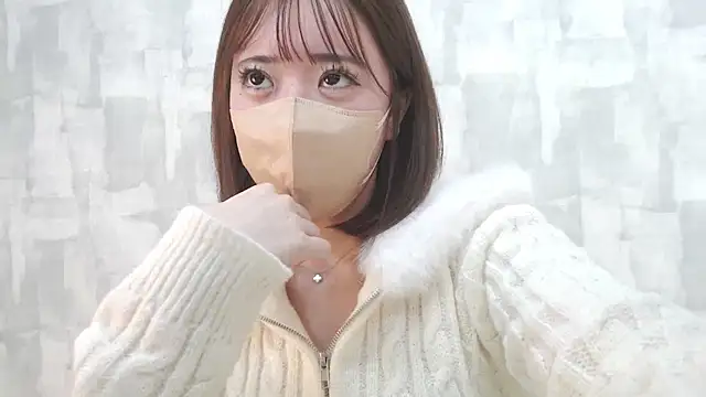 LOVE MOMO LOVE online show from January 12, 2:30 pm