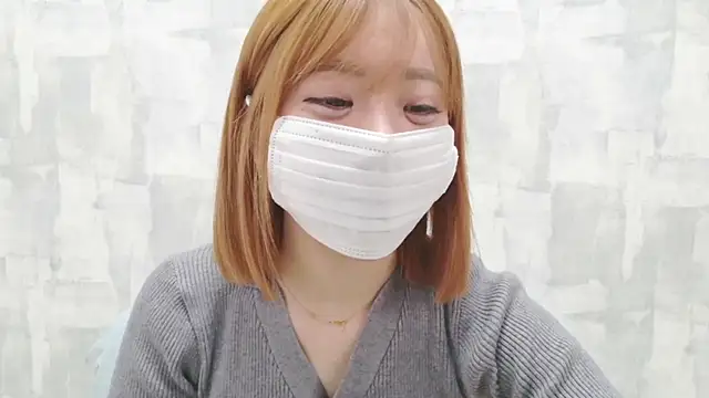 LOVE MOMO LOVE online show from January 13, 11:47 am