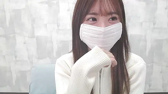 LOVE MOMO LOVE online show from November 13, 11:25 am