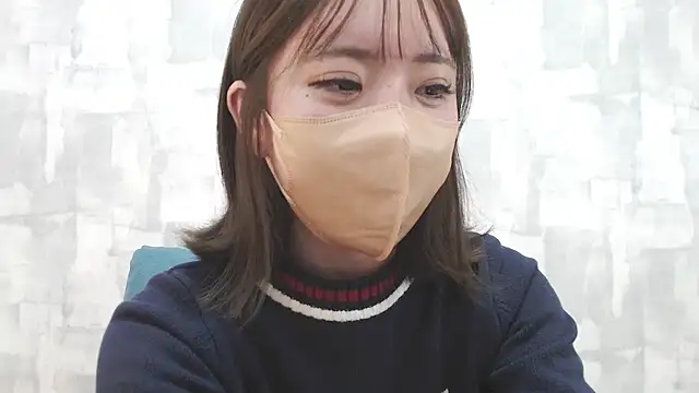 LOVE MOMO LOVE online show from January 17, 2:07 pm