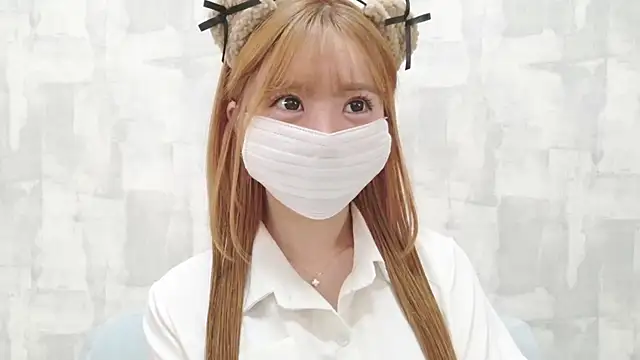 LOVE MOMO LOVE online show from February 8, 11:41 am