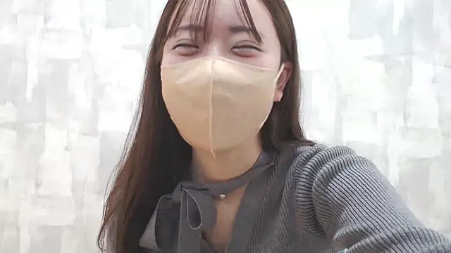 LOVE MOMO LOVE online show from December 7, 2:52 pm