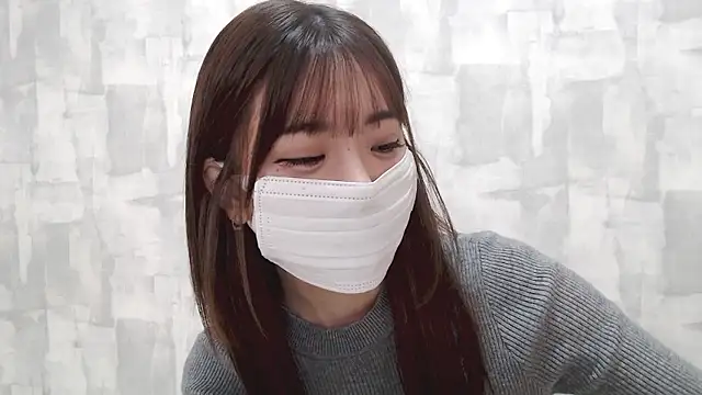 LOVE MOMO LOVE online show from October 10, 11:00 am