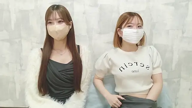 LOVE MOMO LOVE online show from May 12, 11:49 am