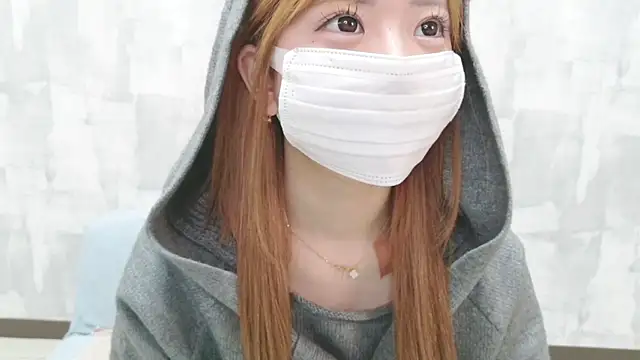 LOVE MOMO LOVE online show from March 12, 11:25 am