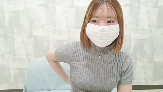 LOVE MOMO LOVE online show from May 11, 10:49 am