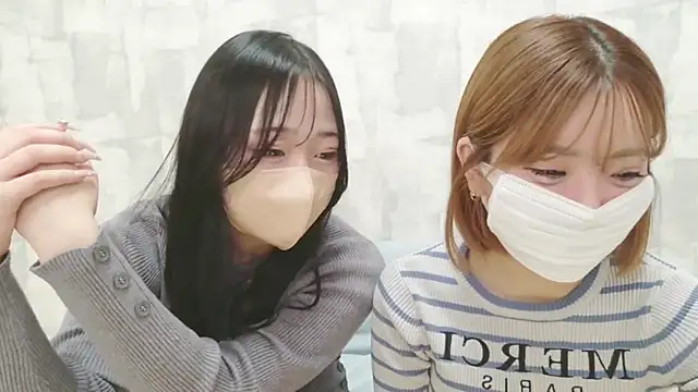 LOVE MOMO LOVE online show from April 24, 12:07 pm