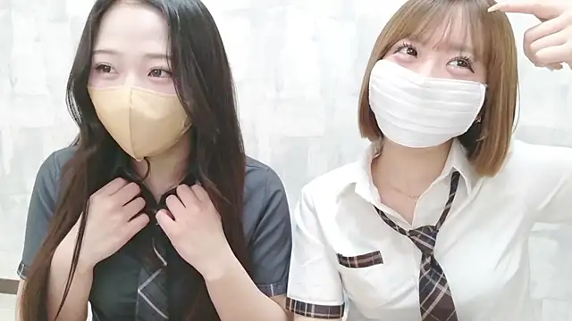 LOVE MOMO LOVE online show from March 27, 12:39 pm