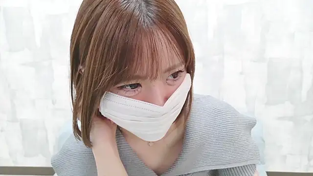 LOVE MOMO LOVE online show from March 26, 11:30 am