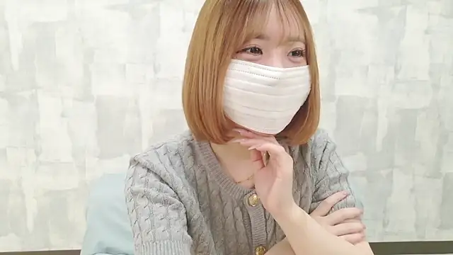 LOVE MOMO LOVE online show from May 23, 11:09 am