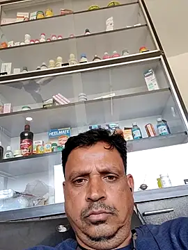 Snapshot of Raj1043 chatting on May 2, 6:51 am Raj1043 online show from May 2, 6:51 am