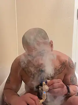 Snapshot of EatMyCake831 chatting on December 1, 2:51 pm EatMyCake831 online show from December 1, 2:51 pm