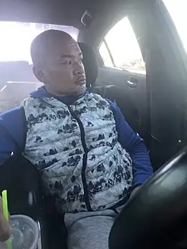 Snapshot of EatMyCake831 chatting on November 2, 6:35 pm EatMyCake831 online show from November 2, 6:35 pm