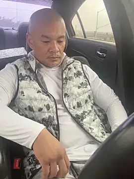 Snapshot of EatMyCake831 chatting on October 30, 8:17 pm EatMyCake831 online show from October 30, 8:17 pm