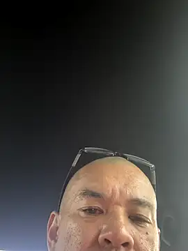 Snapshot of EatMyCake831 chatting on November 12, 6:23 pm EatMyCake831 online show from November 12, 6:23 pm