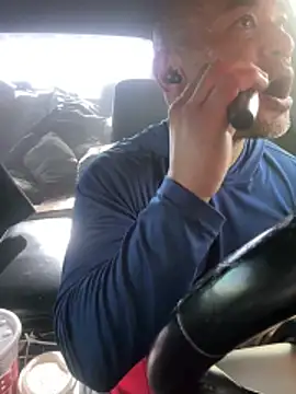 Snapshot of EatMyCake831 chatting on December 17, 6:57 pm EatMyCake831 online show from December 17, 6:57 pm