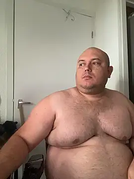 Snapshot of BigromeoXX chatting on November 30, 10:05 am BigromeoXX online show from November 30, 10:05 am