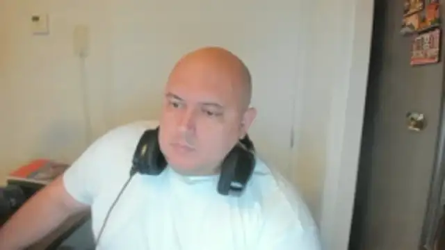 Snapshot of BigromeoXX chatting on October 28, 6:40 pm BigromeoXX online show from October 28, 6:40 pm