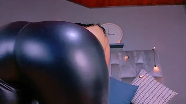 DulceAurora   online show from October 18, 10:50 am