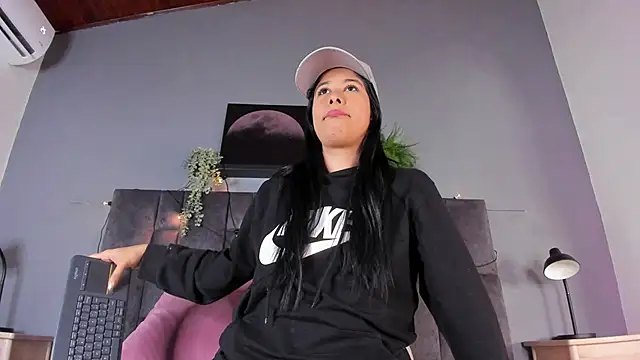 DulceAurora   online show from November 28, 2:45 am