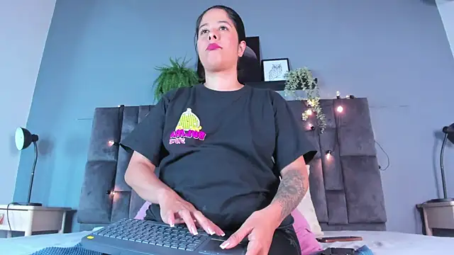 DulceAurora   online show from April 14, 2:49 am