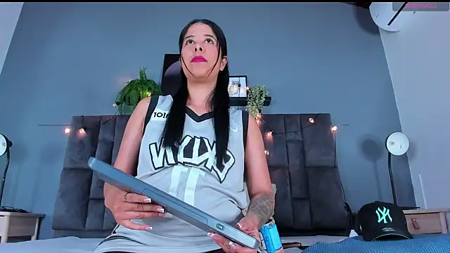 DulceAurora   online show from March 28, 2:45 am