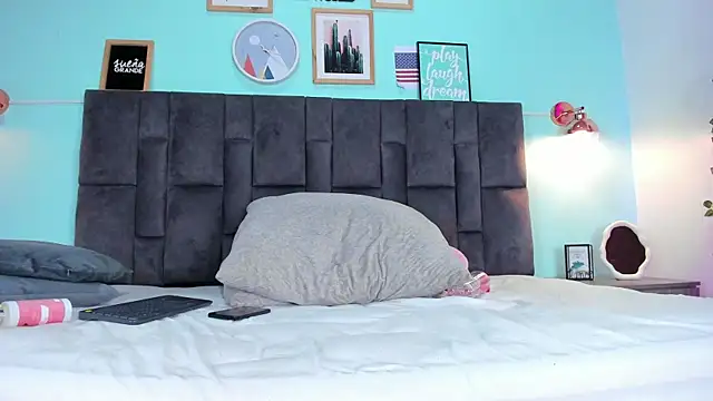 DulceAurora   online show from March 22, 8:51 am