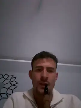 Snapshot of eddy355 chatting on October 26, 9:26 pm eddy355 online show from October 26, 9:26 pm