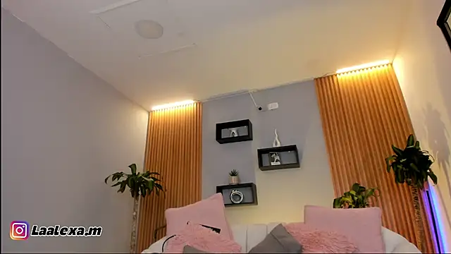 Aixaa charles online show from October 22, 12:37 pm