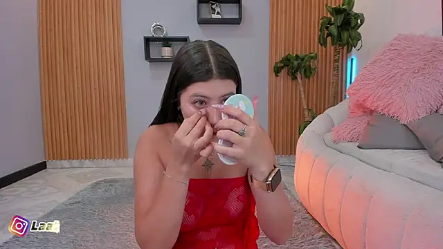 Aixaa charles online show from December 4, 12:04 pm