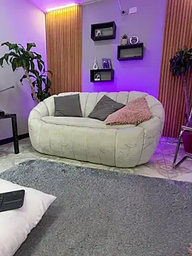 Aixaa charles online show from March 30, 1:12 pm