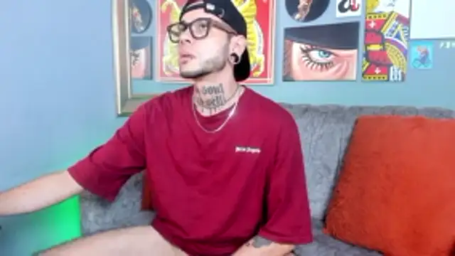 MurdockH online show from November 25, 5:52 am