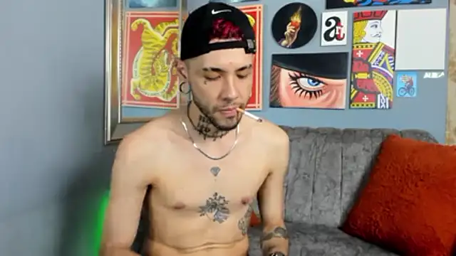 MurdockH online show from December 3, 8:52 pm