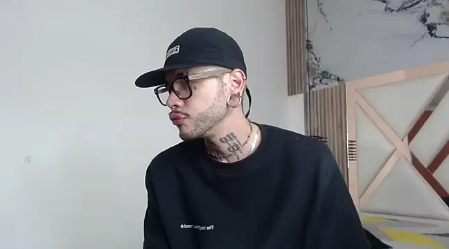 MurdockH online show from March 18, 8:28 am