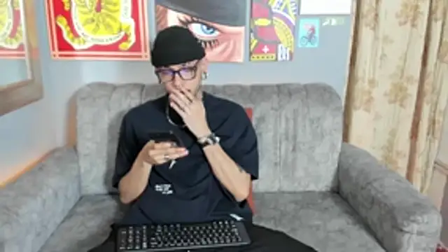 MurdockH online show from October 20, 3:52 am